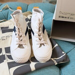 Oncept Bogota Canvas Sneaker indigo new in box Sz 7.5